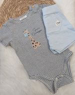 CONJUNTO BEBÊ MENINO BERMUDA E BODY LISTRADO GIRAFINHA