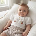 CONJUNTO BEBÊ MENINA BATA BRANCA E SHORTS