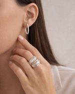Anel em Prata 925 com Zircônias Cravejada Entrelaçada