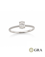 Anel Moissanite Oval 5x7mm Cravejado 1.2ct