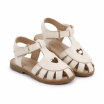 Sandália Infantil Laranjeiras Off White Fechada com Coração