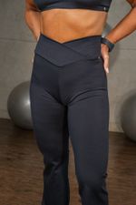 Calça Flare Nakay Cos Cruzado Preta