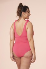 Maiô Plus Size Com Bojo Ideal Para Altas com Quadril mais Largo, Laço Nos Ombros Marshmallow