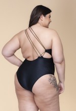 Maiô De Ombro Só Plus Size, Com Bojo E Detalhe Dourado Preto Canelado