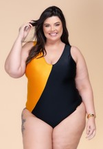 MAIÔ PLUS SIZE COM RECORTE VERTICAL, BOJO, PRETO E DAMASCO