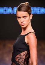 Vestido Curto e Renda - SOB ENCOMENDA