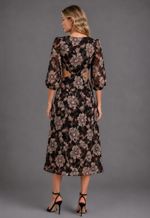 Vestido Curto com Mnagas Bufantes em Renda Soutachada Floral