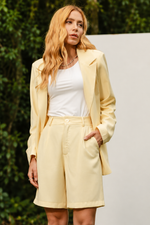 CONJUNTO CLOE - Amarelo manteiga (Blazer e Bermuda)