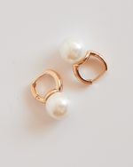 Argola Pérola Shell Dourado