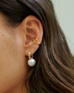 Argola Pérola Shell Dourado
