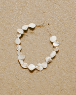 Choker Medalha Madre Pérola