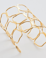 Bracelete Orgânico Escovado Dourado
