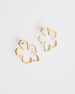 Brinco Flor Orgânico Metal Dourado