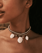 Choker Conchas Natural Macramê Bicolor