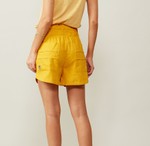 SHORTS PREGAS - AMARELO