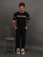 Camiseta Trinity Logo Dourado
