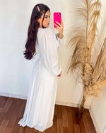 {Alina} Vestido Longo Rodado Manga Longa em Tule Lurex Brilho Fechado nas Costas (Branco Gelo)