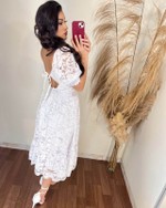 {Victoria} Vestido Midi Rodado Manga 3/4 Decote Coração em Renda (Branco Off)