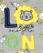 Macacão Bebê Menino Verão Suedine Estampado Manga Curta Bordado Leon