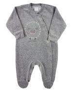 Macacão Bebê Masculino Plush com Pezinho Bordado Ovelhinha