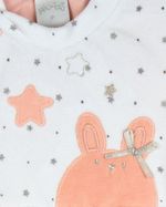 Macacao Bebe Menina Plush Estampado e Liso Bordados Aplicados de Coelhinha