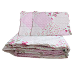 Kit Cobre Leito Ultra Lisse Casal 2,10m x 2,30m Com 2 Porta Travesseiros 50cm x 70cm Rolinho Sortido 100% Poliéster