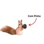 Enfeite Esquilo Com Pinha Decoração Natalina Pendente 16cm