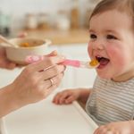 Colher de Silicone Para Bebê Anatômica Rosa Alimentação Infantil Baby