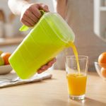 Jarra 2L Verde Neon Graduada Com Tampa Para Água Suco e Bebidas