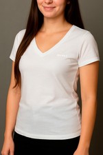 Camiseta Algodão Pima Off White Feminina Gola V By Rute Vieira