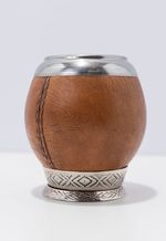 Cuia Coco Base Metal Suela