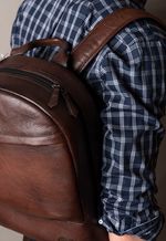 Mochila de Couro Round M-115 Cabernet Conhaque