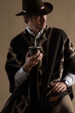 Poncho Pampa Castanho Los Corrales
