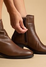 Bota Feminina Couro Liso Ferrugem com Zíper Lateral