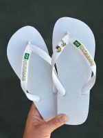 Havaianas Brasil + Escrita Dourada + Tucano e Coqueiro