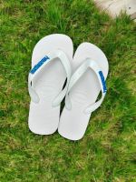 Havaianas Top Branca + Escrita Azul Metalizado 