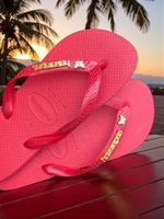 Havaianas Top Vermelho + Escrita Dourada + Borboleta Branca