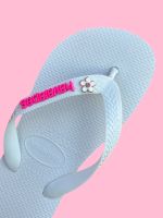Havaianas Top Branco + Escrita Rosa + Flor Branca Pedra Rosa