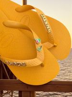 Havaianas Top Amarelo + Escrita Dourada + Coco + Coqueiro