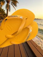 Havaianas Top Amarelo Pop + Escrita Dourada + Borboleta Branca