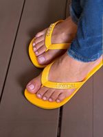 Havaianas Top Amarelo + Escrita Dourada