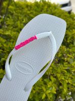 Havaianas Square Branco + Escrita Rosa Neon