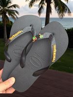 Havaianas Top Preto + Escrita Dourada + Coco + Coqueiro 