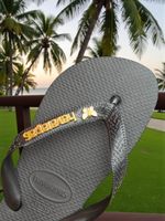 Havaianas Top Preto + Escrita Dourada + Borboleta Branca