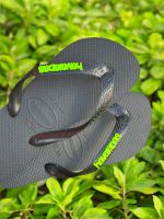 Havaianas Top Preta + Escrita Verde Neon