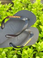 Havaianas Top Preta + Escrita Dourada