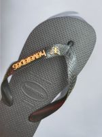Havaianas Top Preto + Escrita Dourada + Borboleta Preta