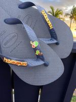 Havaianas Top Marinho + Escrita Dourada + Coco + Coqueiro