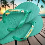 Havaianas Top Verde + Escrita Dourada + Borboleta Branca 