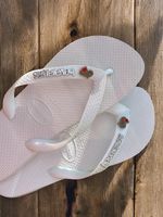 Havaianas Top Branca + Escrita Prata + Capivara Marrom
